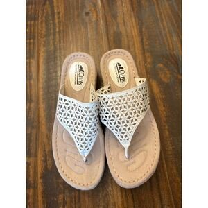 White Mountain Cliffs Flip Flops Thong Laser Cut Woman's Size 9.5